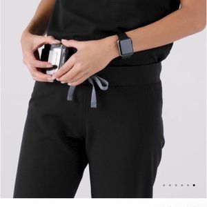 Figs Women’s Livingston Petite basic scrub pants